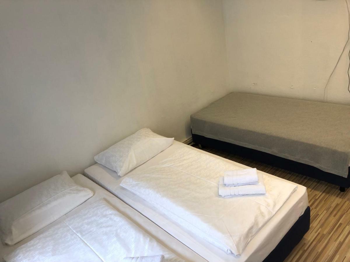 Downtown - Privaterooms Homestay